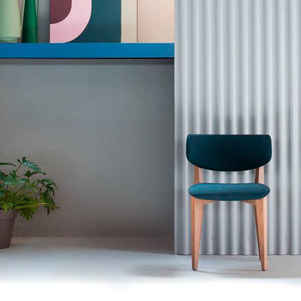 Silla de fresno con asiento y respaldo tapizado para restaurantes Silla de fresno con asiento y respaldo tapizado para restaurantes