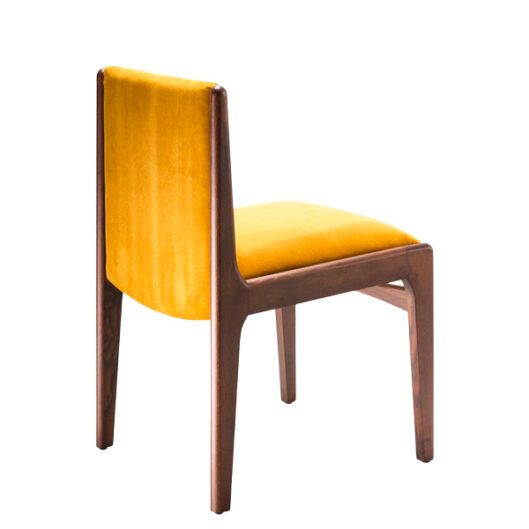 Silla cómoda con estructura de madera para restaurantes
