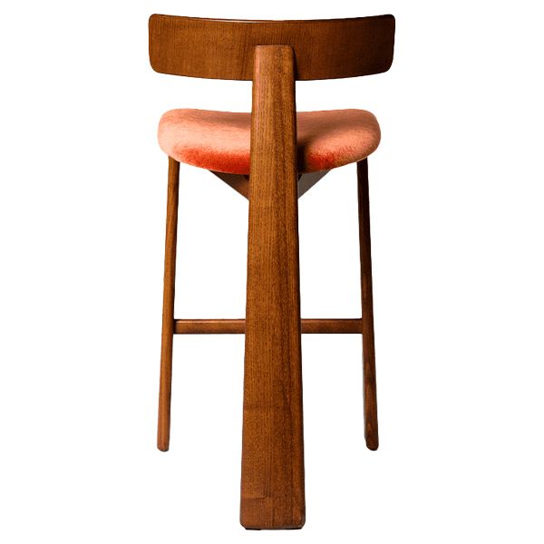 Taburete de tres patas en madera para hostelería Taburete de tres patas en madera para hostelería