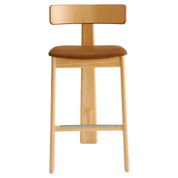 Taburete de tres patas en madera para hostelería Taburete de tres patas en madera para hostelería