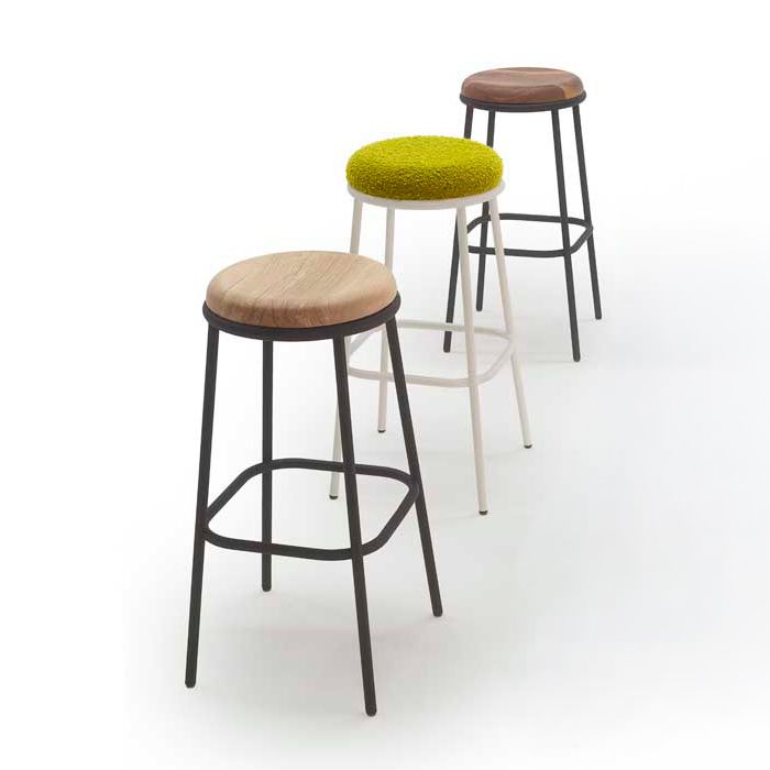 Taburete metalico con asiento de madera para hosteleria Zobe Taburete metalico con asiento de madera para hosteleria Zobe