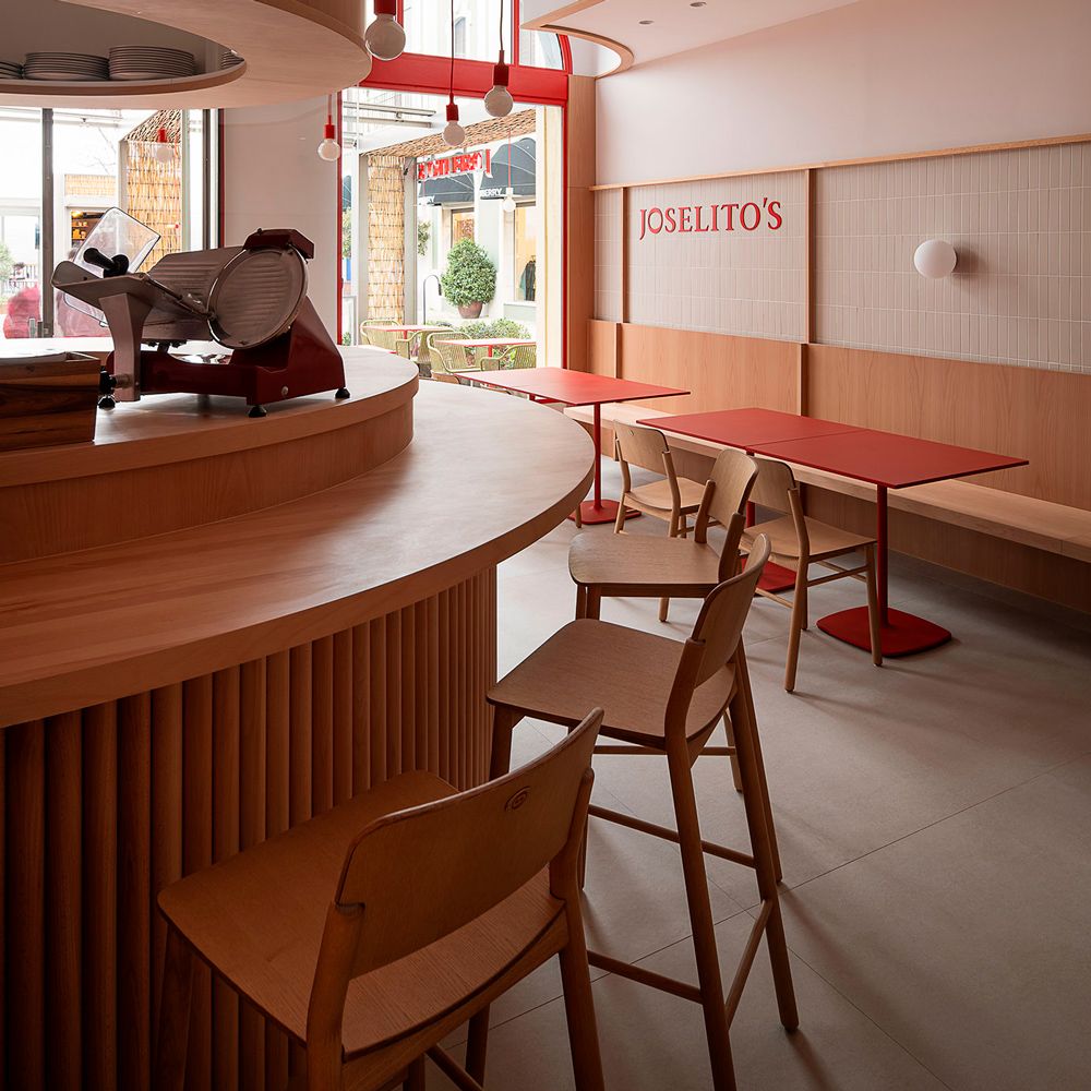 Taburetes de madera para restaurantes - Ingenia Contract Taburetes de madera para restaurantes - Ingenia Contract