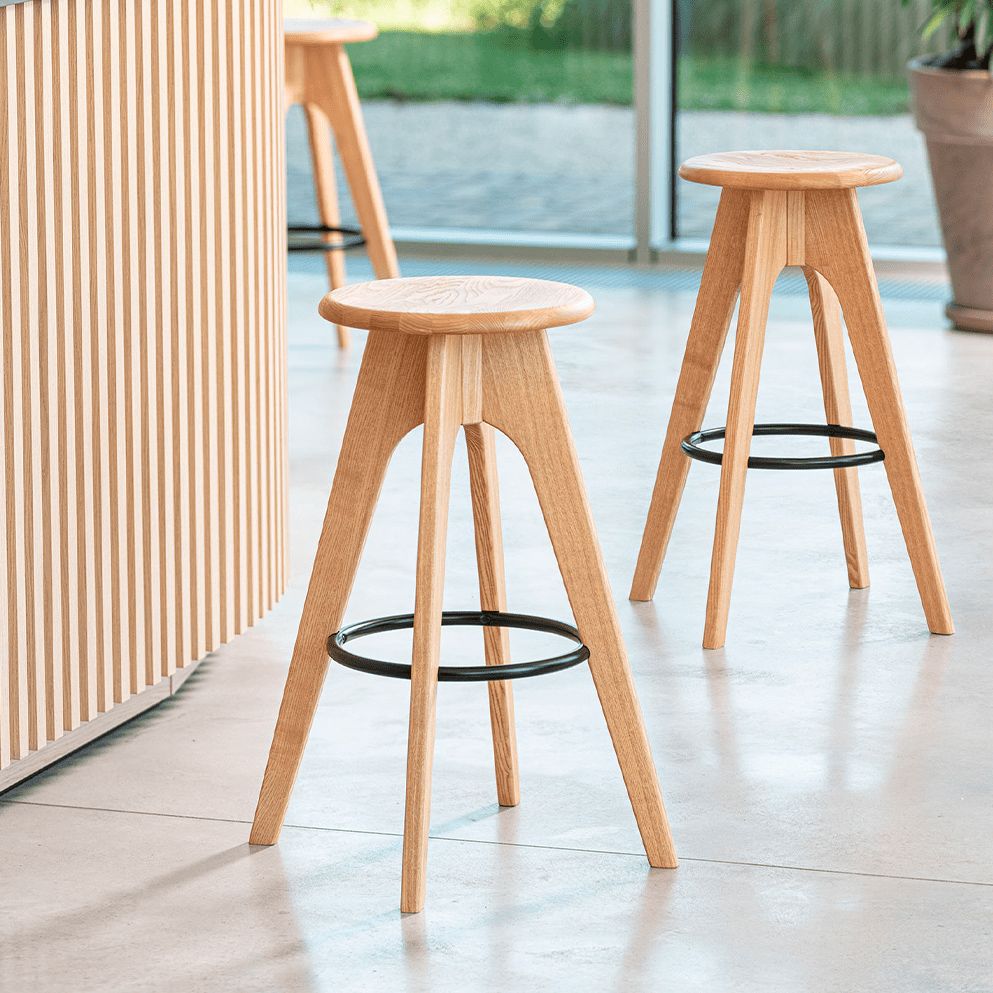 taburete-madera-fresno-natural-tommy-tb-ambiente